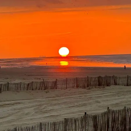 Front De Apartment Calais